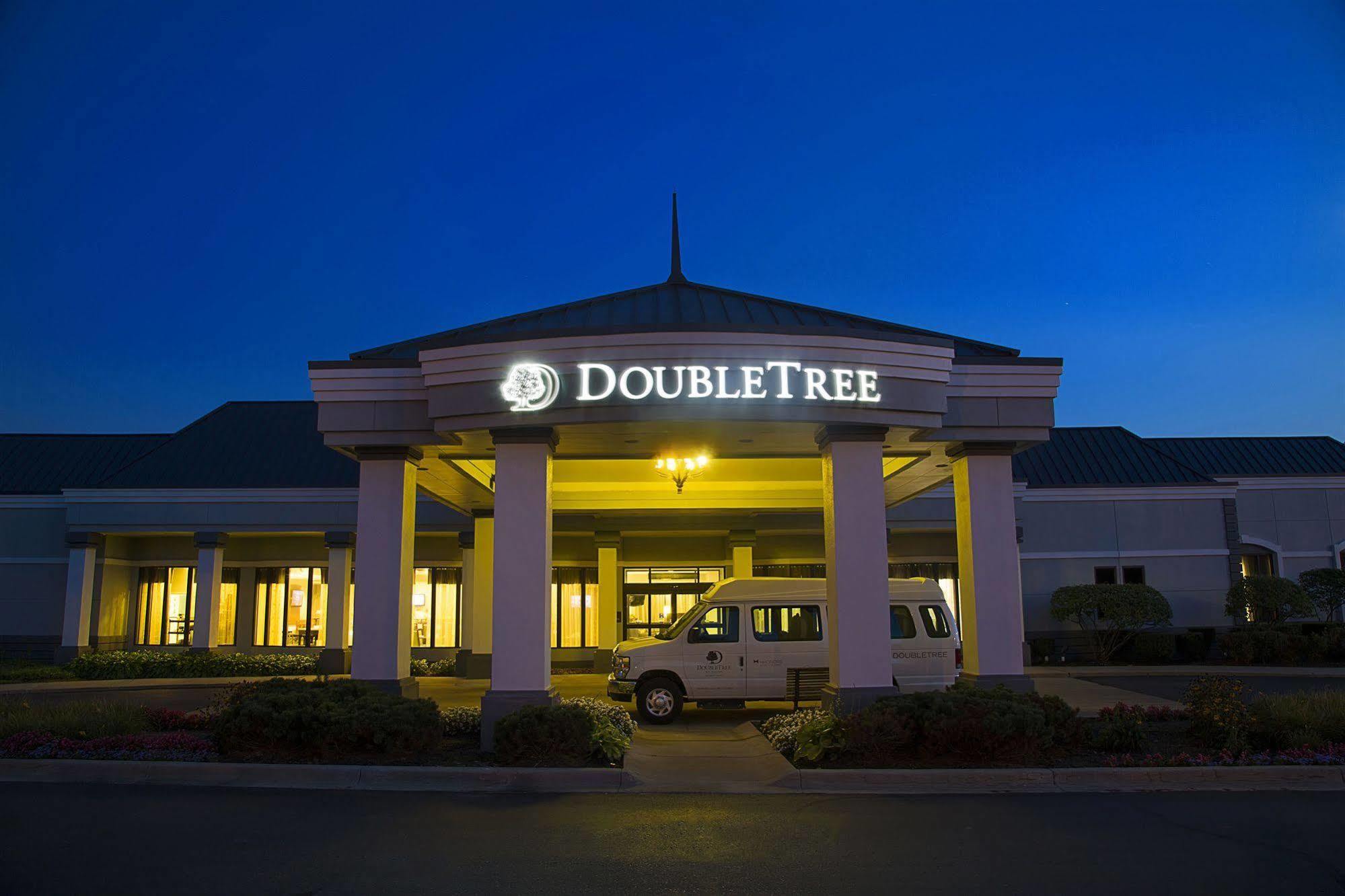 Doubletree By Hilton Hotel Detroit - Novi Exteriér fotografie